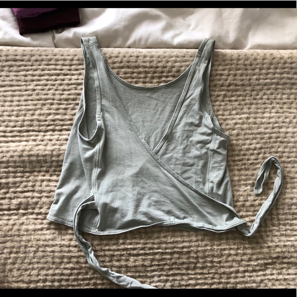 Lululemon crop tank